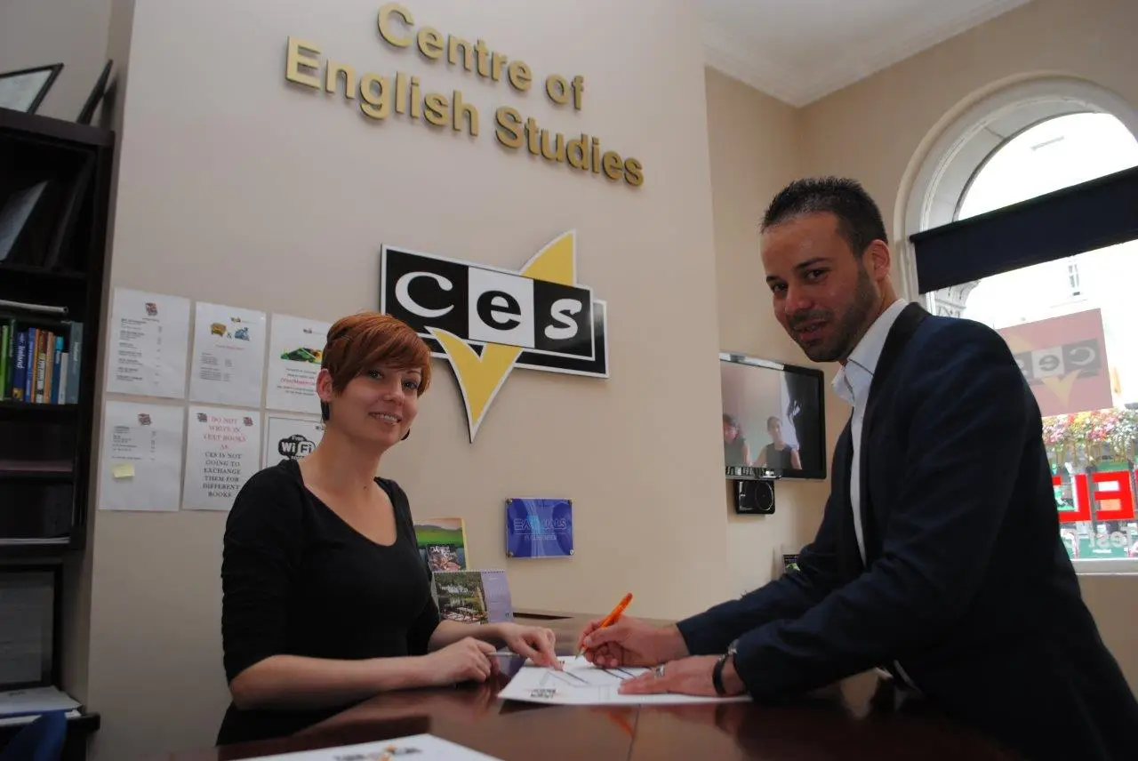 Irlandia - Dublin - indywidualny kurs j. angielskiego Adult Family CES - wiek 16+