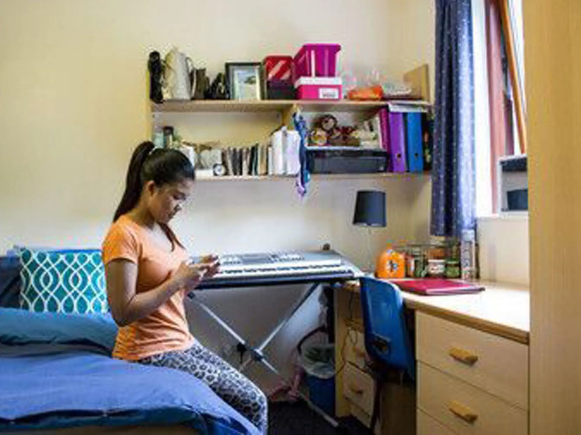 Anglia - Londyn Kingston - kurs j. angielskiego Exclusive Junior Campus PLUS - wylot z Warszawy