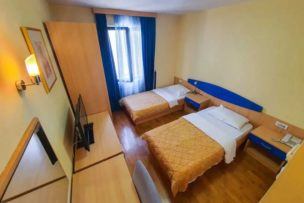 Czarnog�ra - Budva - Hotel Regina *** - wylot z Warszawy