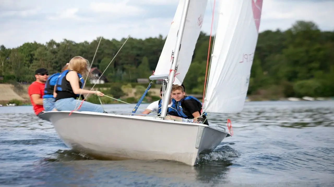 Bachorze - kolonia sportw wodnych