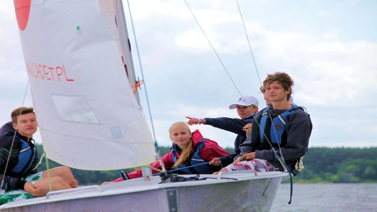 Bachorze - kolonia sportw wodnych