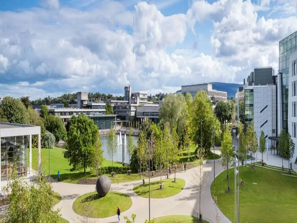 Irlandia - Dublin - kurs j. angielskiego Exclusive Junior Campus PLUS - wylot z Warszawy