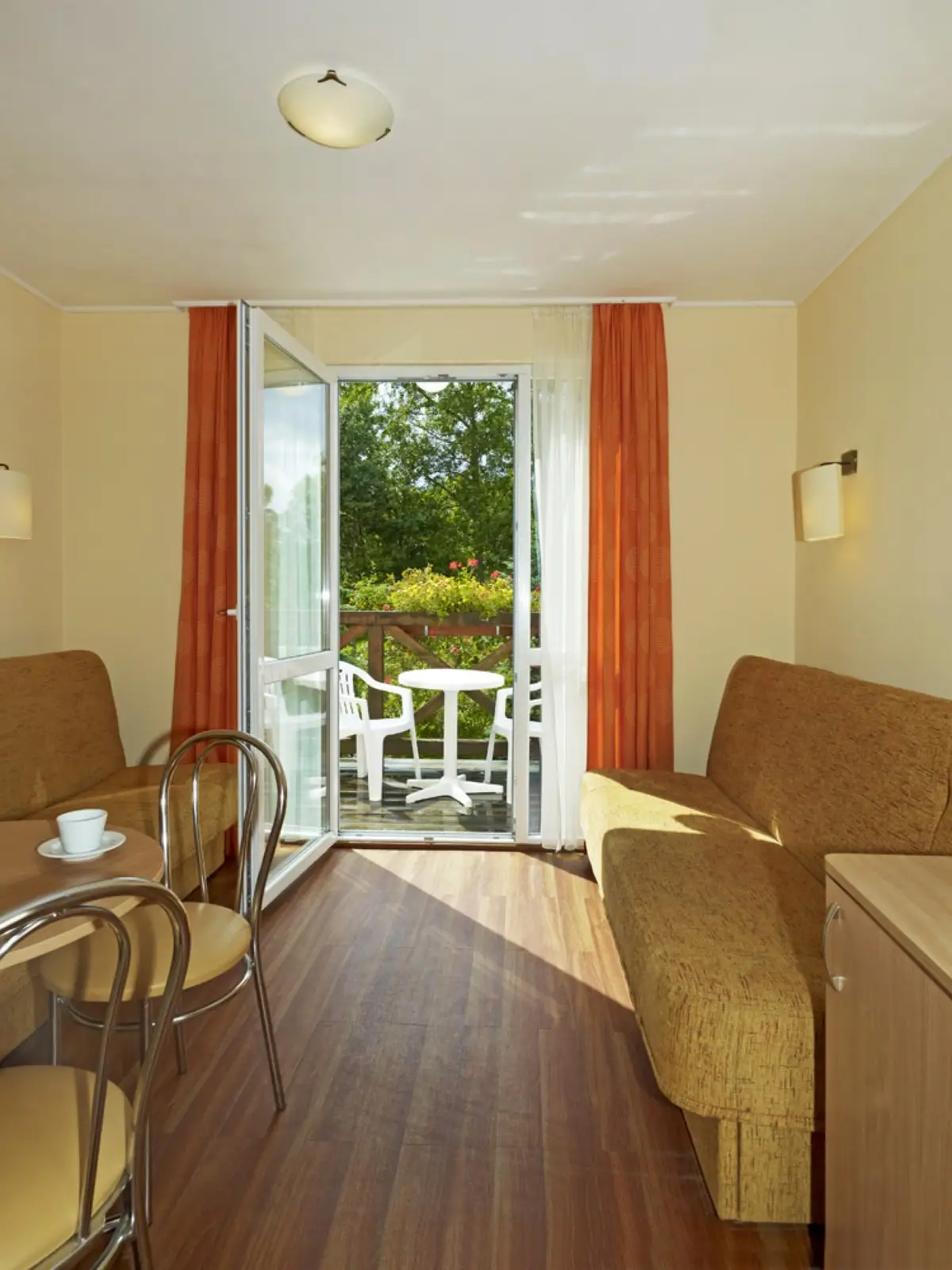 azy - Kompleks Rekreacyjno - Wypoczynkowy Fala 1