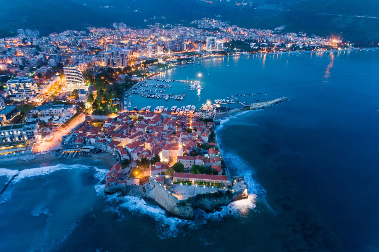 Czarnogra - Budva - Summer Camp 18+ - wylot z Warszawy, Krakowa, Wrocawia