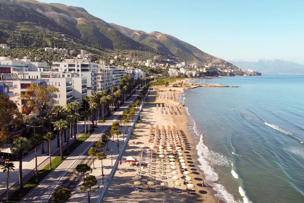 Albania - Vlora - Summer Camp 18+ - wylot z Warszawy, Wroc�awia