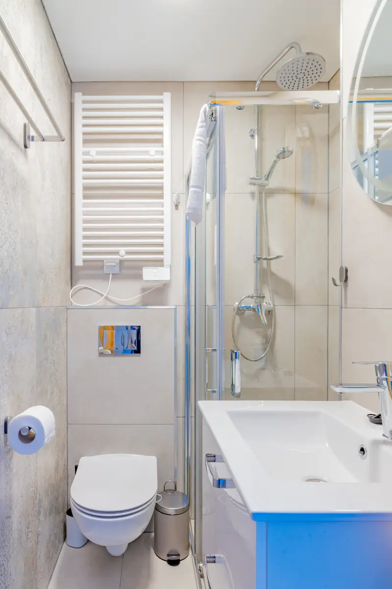 azienka w pokoju 2 osobowym