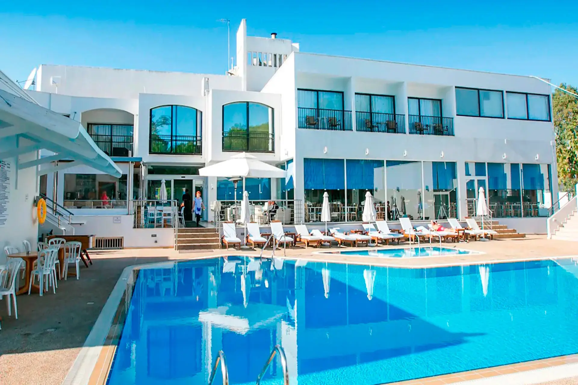 Park Beach Hotel (basen)