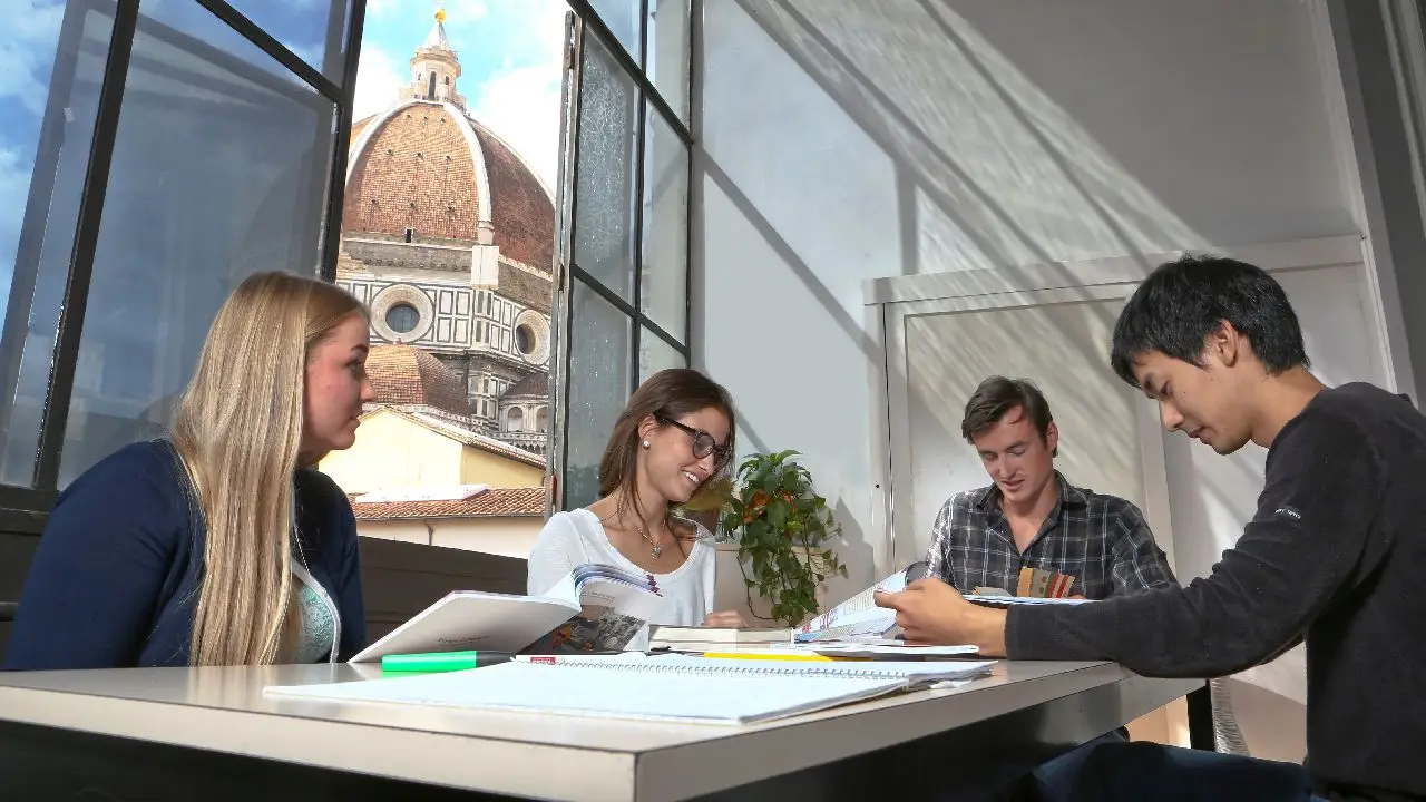 Wochy - Florencja - indywidualny kurs j. woskiego apartamenty LEONARDO - wiek: 18+