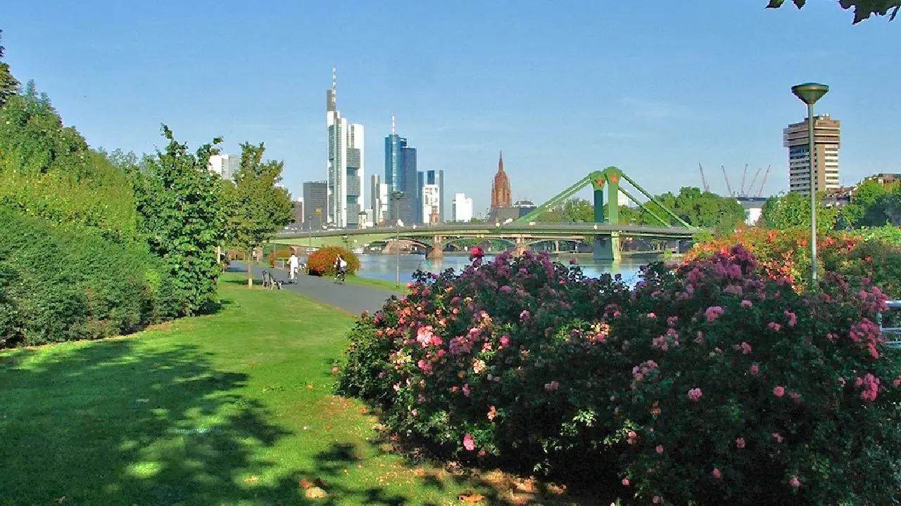 Niemcy - Frankfurt - indywidualny kurs j. niemieckiego rezydencja SPRACHCAFFE - wiek: 12-21 lat