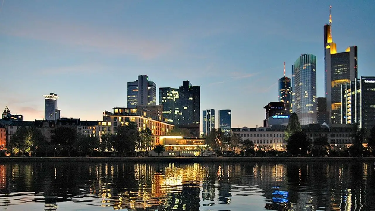 Niemcy - Frankfurt - indywidualny kurs j. niemieckiego rezydencja SPRACHCAFFE - wiek: 12-21 lat