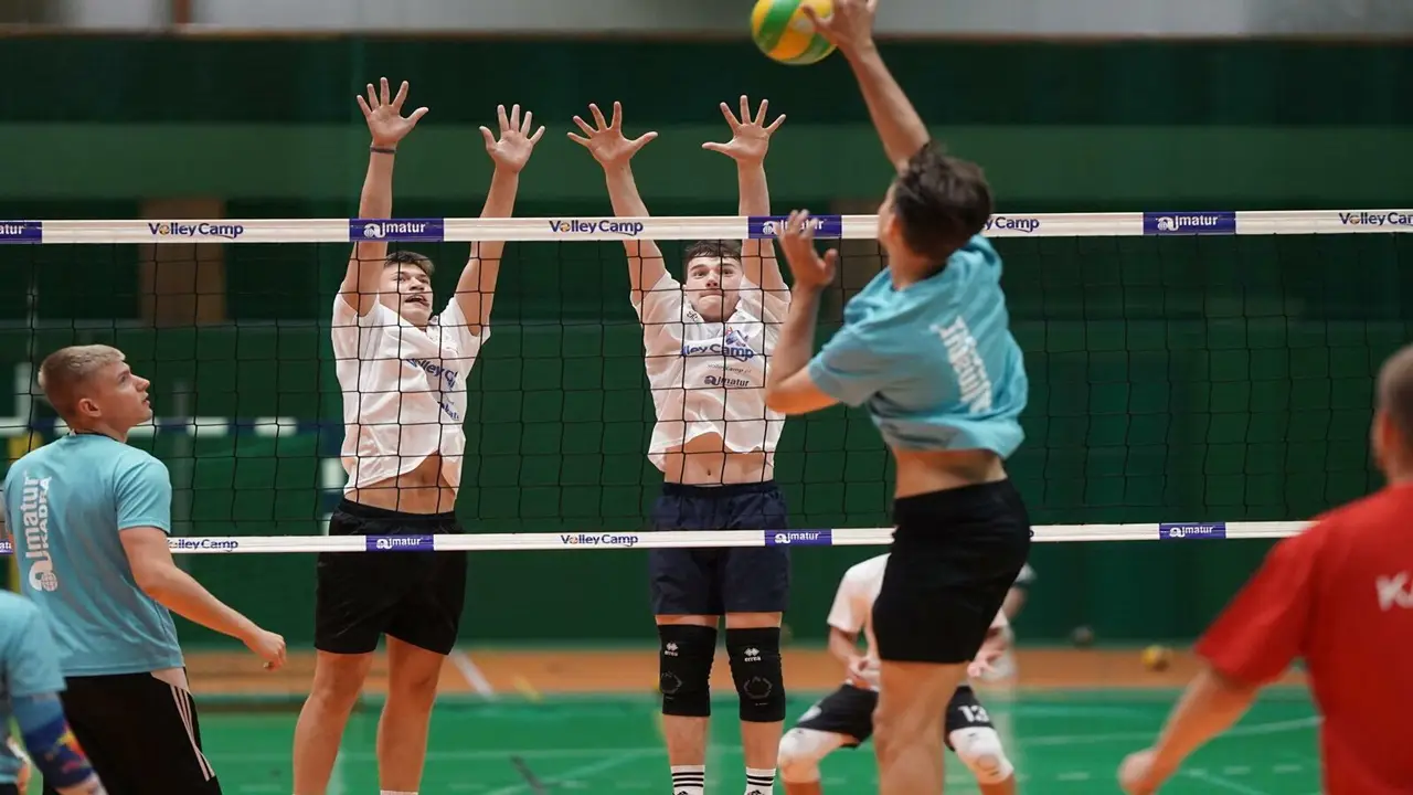 Cz�stochowa - ob�z siatkarski VolleyCamp