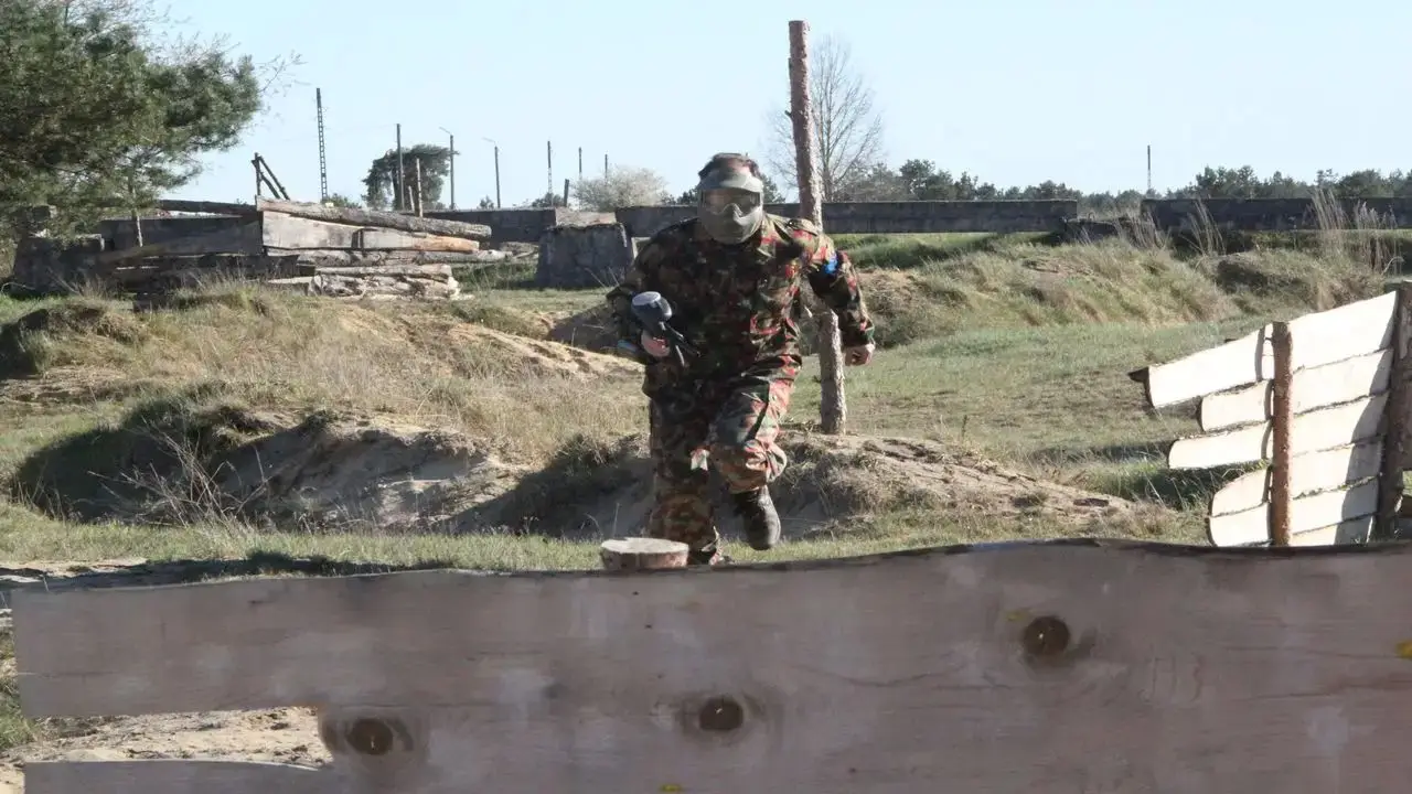 Borne Sulinowo - ob�z paintballowy