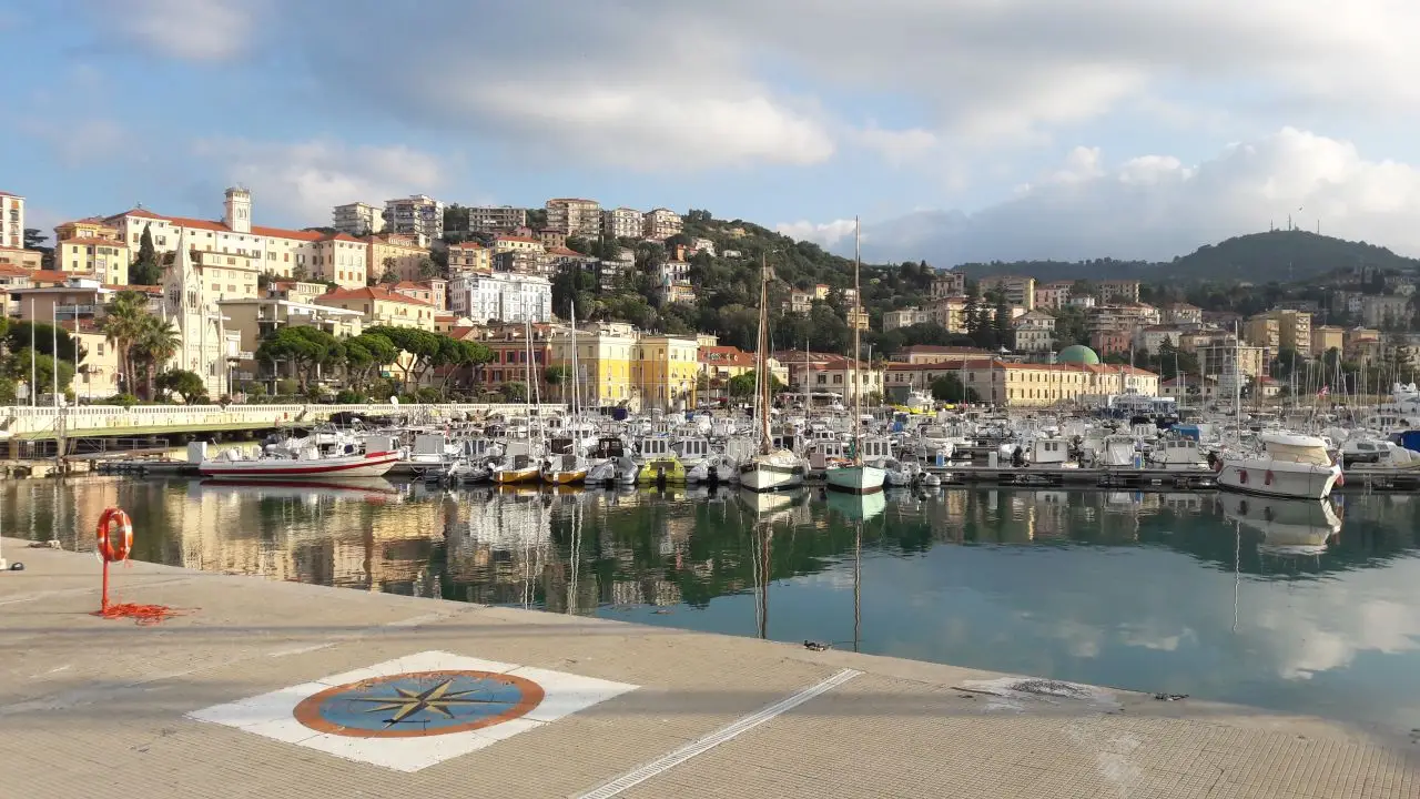 W�ochy - Poznajemy Toskani� i Liguri� + Gardaland- ob�z rekreacja i zwiedzanie