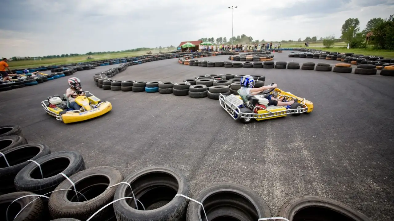 Borek - ob�z kartingowy