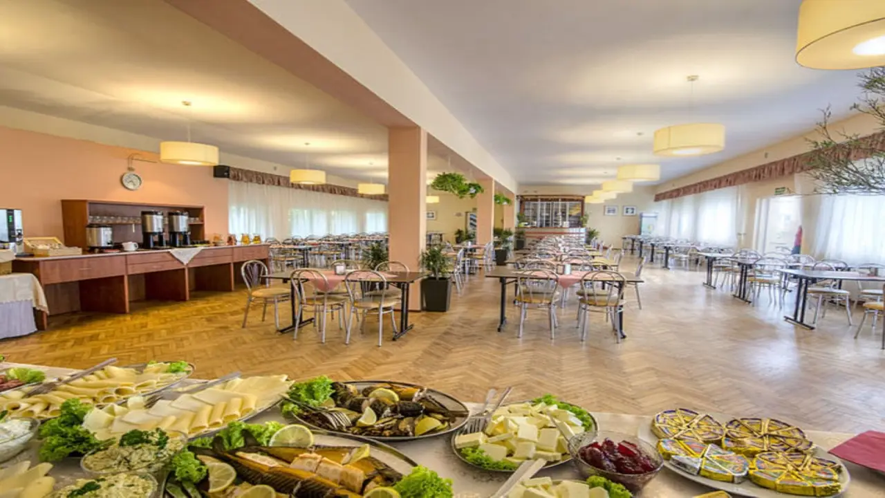 �azy - Kompleks Rekreacyjno - Wypoczynkowy Fala 1