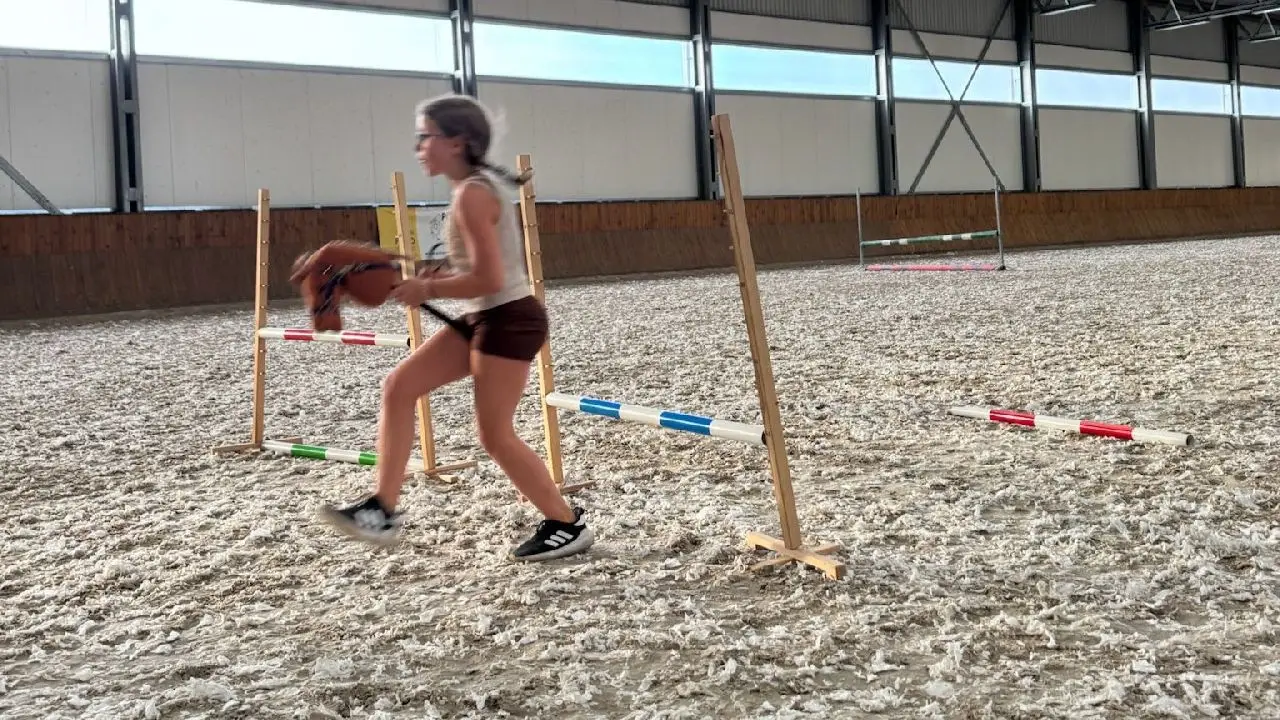 Zakrz�w - ob�z hobby horse z jazd� konn�