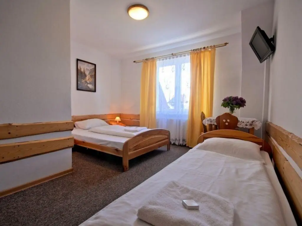 Bia�ka Tatrza�ska - OW Gro�