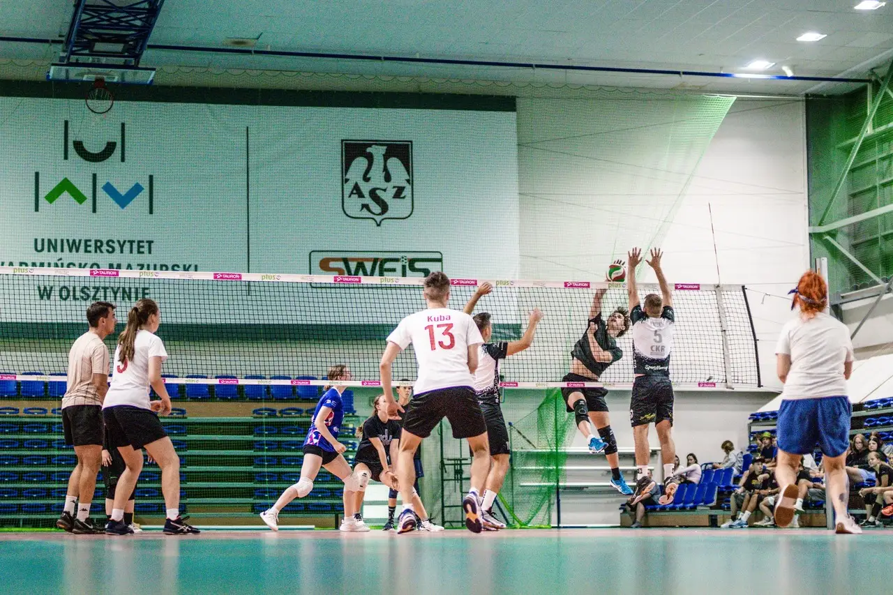 Kortowo - FunFestival - ob�z siatk�wki