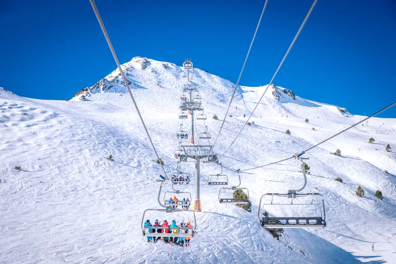 Andora - snowboard w Pirenejach - wylot z Warszawy, Katowic, Wroc�awia