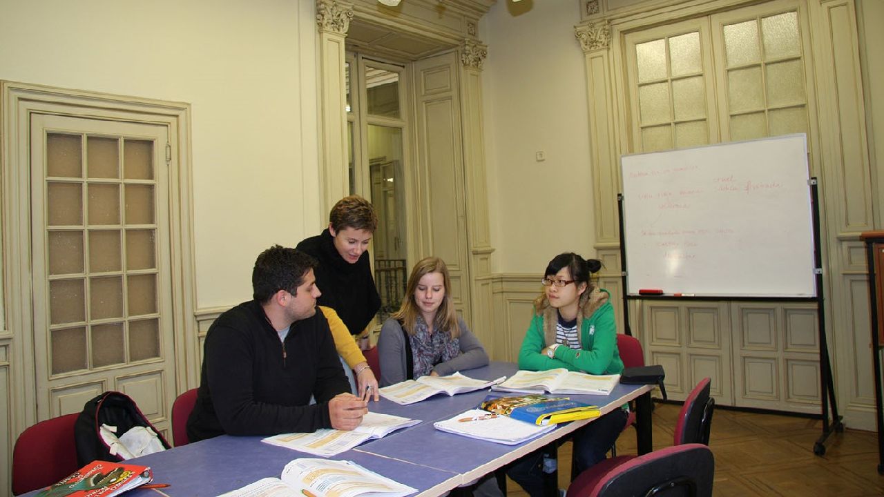 Hiszpania - Sewilla - indywidualny kurs j. hiszpaskiego rodziny ENFOREX - wiek: 16+