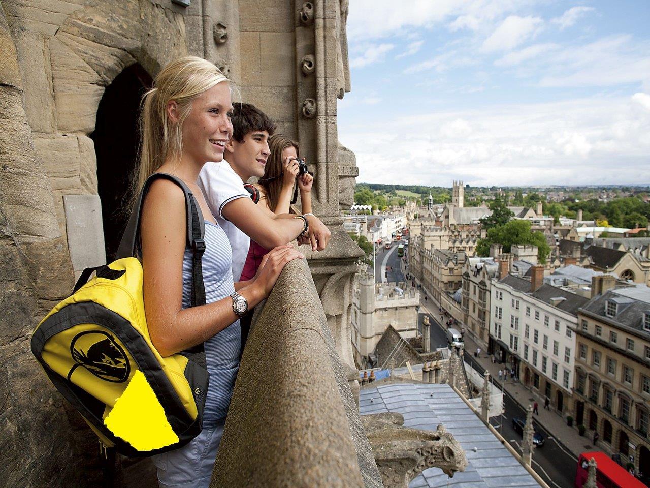 Anglia - Oxford - kurs j. angielskiego Junior Campus CES - wylot z Warszawy, Wroc�awia