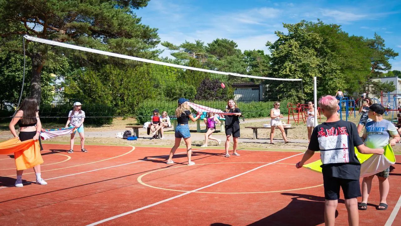 �azy - kolonia - Poszukiwacze Skarb�w