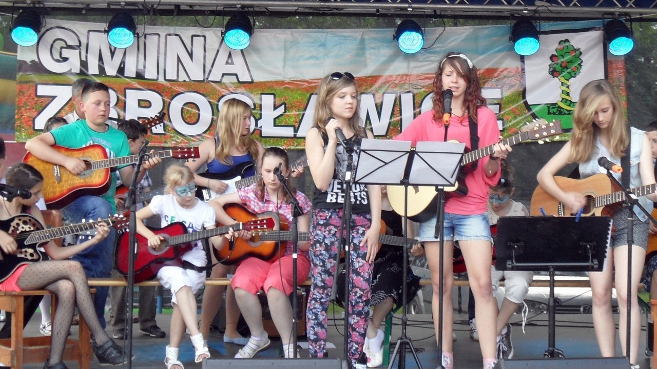 Zbros�awice muzyczno - konny