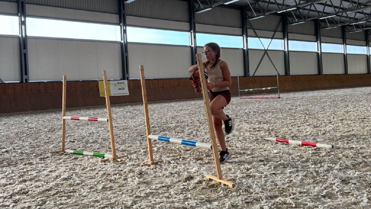 Zakrz�w - ob�z hobby horse z jazd� konn�