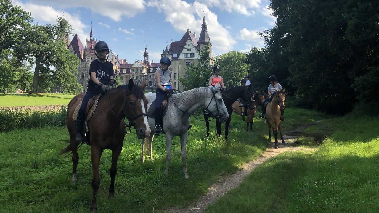 Opolszczyzna Bory Niemodli�skie - m�odzie�owy rajd konny